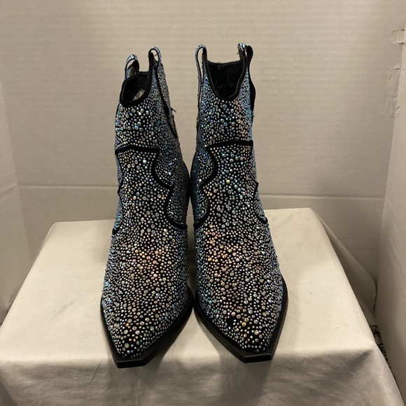 “Price Drop”New In Box Sparkling Rhinestone Pull On Boots “Stone Missing” - Picture 2 of 4